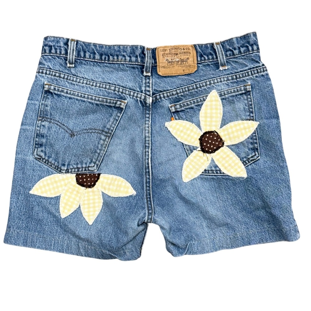 Vintage 80s Levis Orange Tab Cut Off Shorts USA Made Upcycled Floral Appliqué 36 - Picture 1 of 6